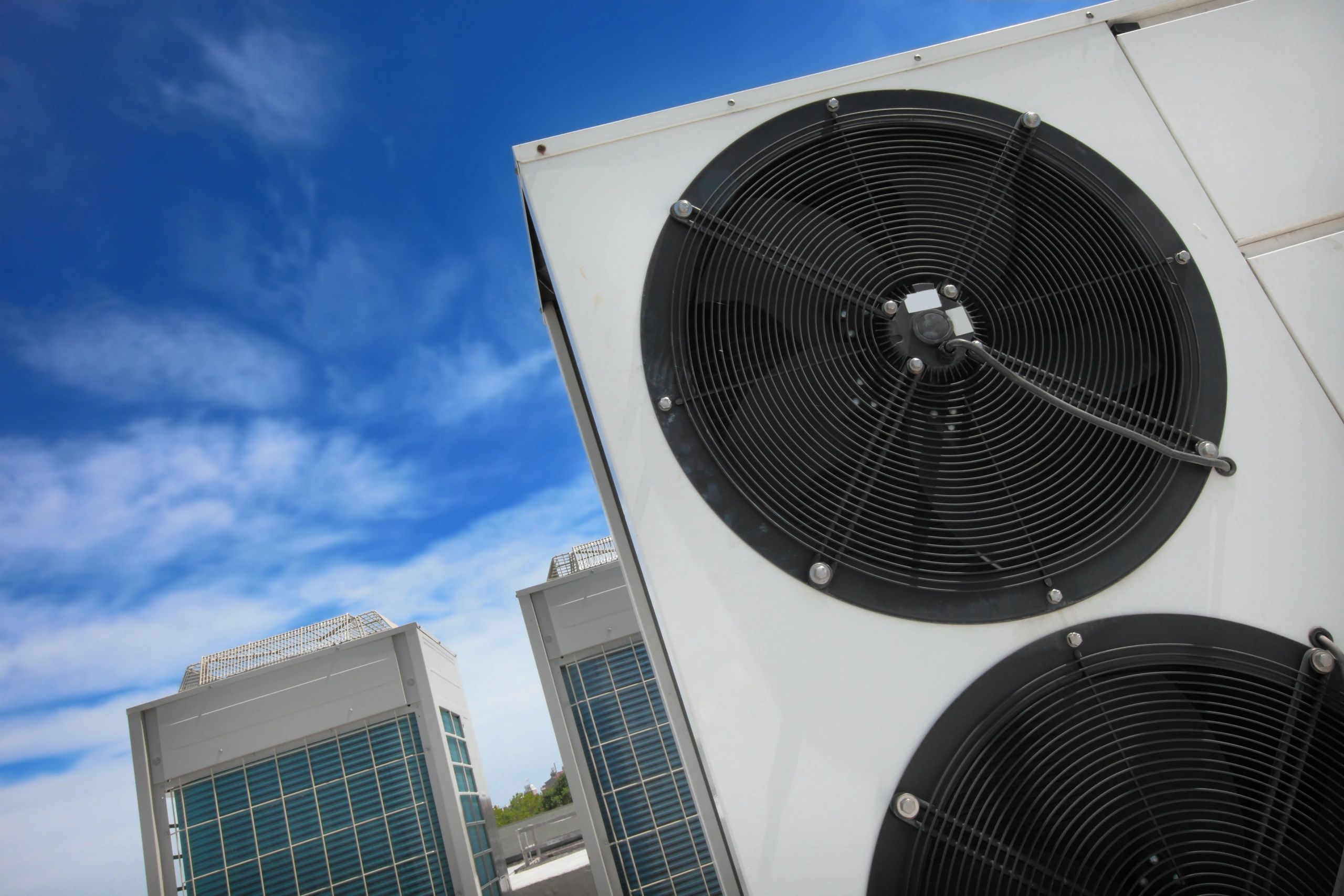 Commercial rooftop air conditioning and heating equipment